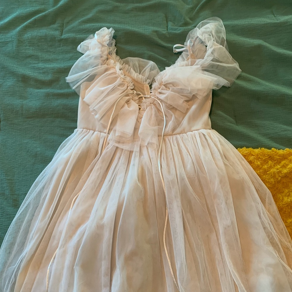 NWOT fairylike white flowly dress
